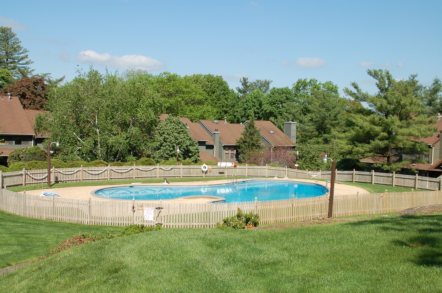 About Woodlands Condominium Association